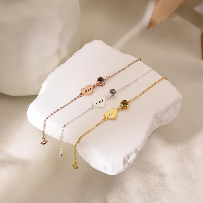 Rose Gold Bracelet - CUSTOM ชื่อสร้อยข้อมือ Photo PROJECTION สร้อยข้อมือผู้หญิงแกะสลักหัวใจภาพสร้อยข้อมือของขวัญเพื่อนที่ดีที่สุดอนุสรณ์เครื่องประดับ