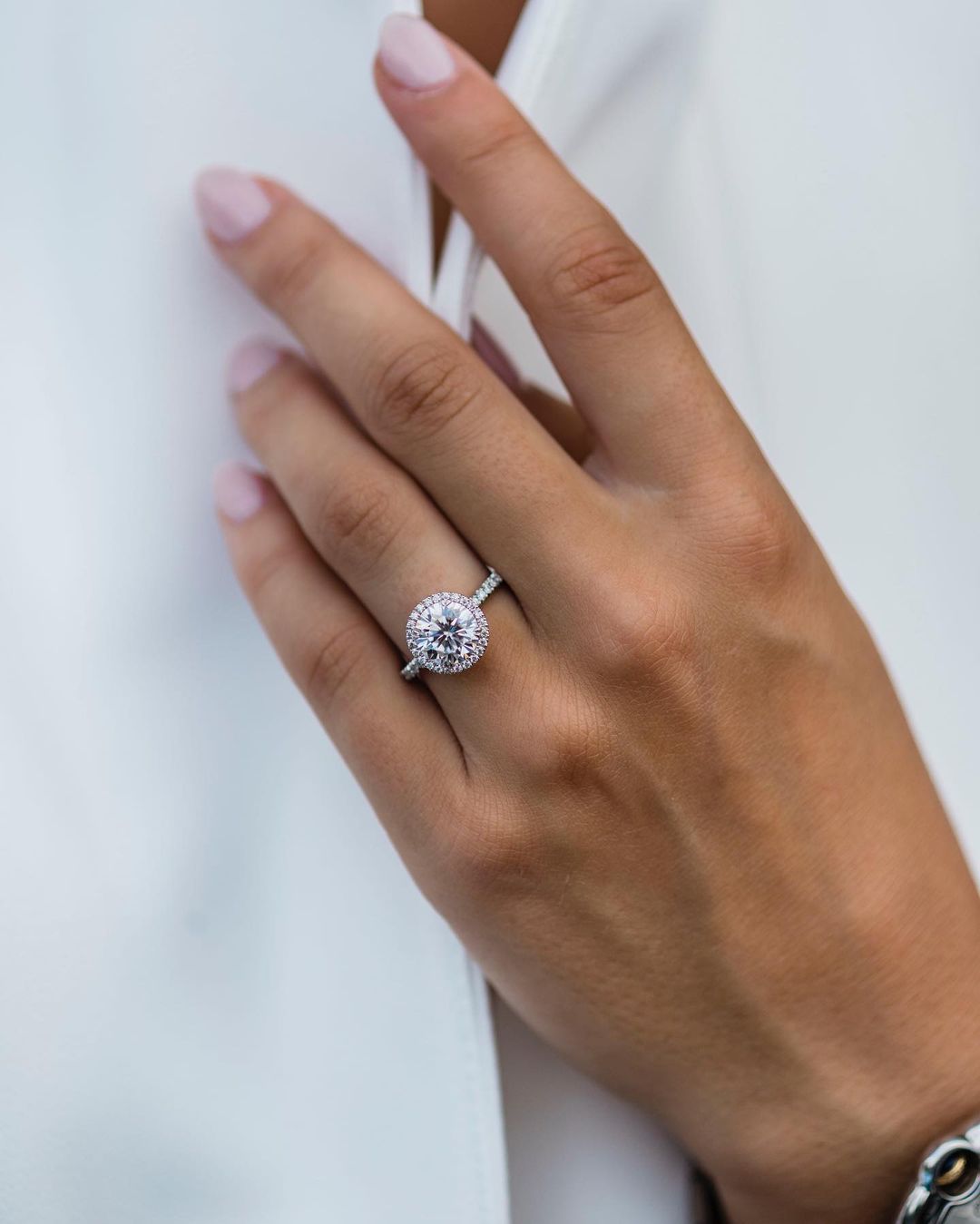 Moissanite Ring - แหวนแต่งงานโมอิสซาไนต์สังเคราะห์ 2.5 กะรัต ขนาด 8.5 มม.
