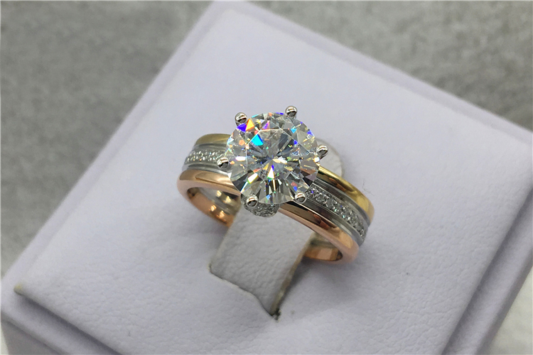 ที่กําหนดเอง 18K Au750 สีเหลือ - Moissanite Ring บทวิจารณ์และราคา