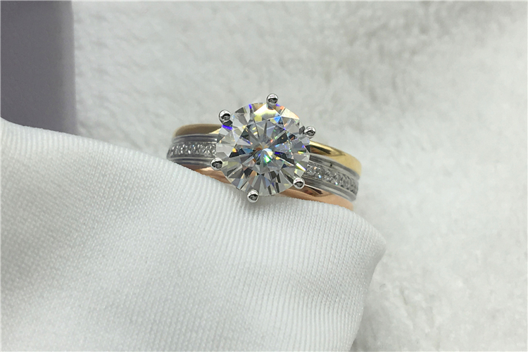ที่กําหนดเอง 18K Au750 สีเหลือ - Moissanite Ring บทวิจารณ์และราคา