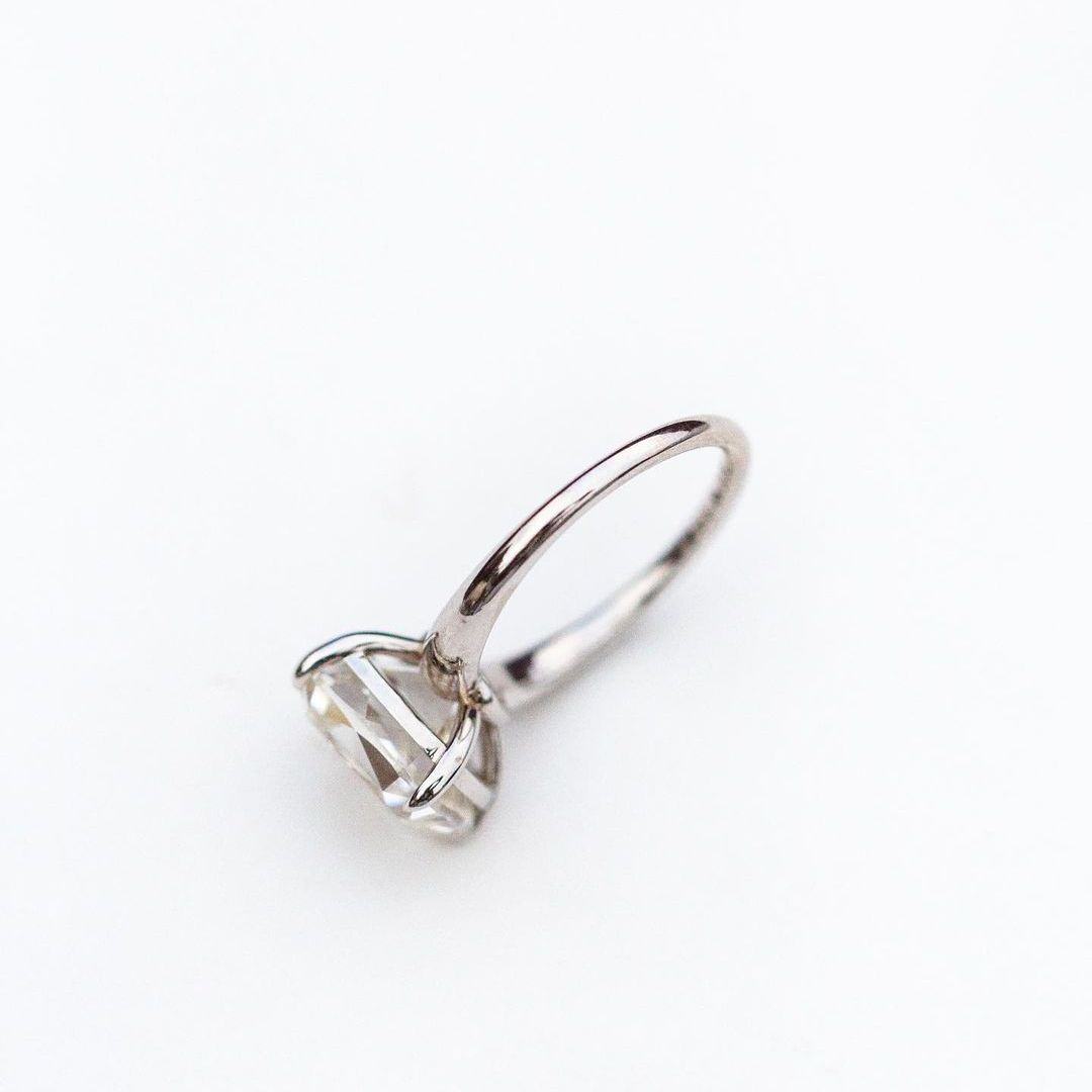 แหวนมอสซาไนต์ทรงคุชชั่นคัต 6 ก - Moissanite Ring บทวิจารณ์และราคา