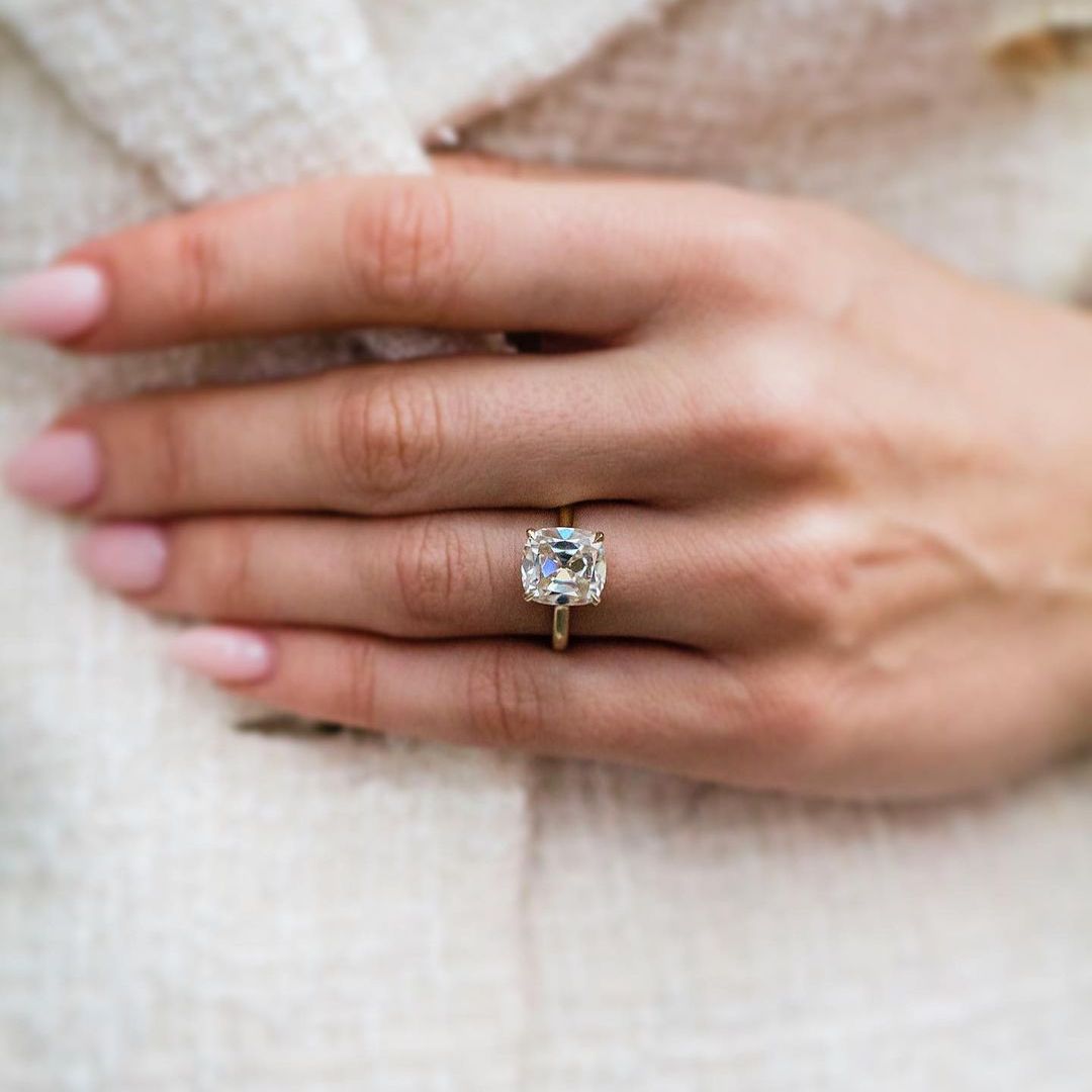 แหวนมอสซาไนต์ทรงคุชชั่นคัต 6 ก - Moissanite Ring บทวิจารณ์และราคา