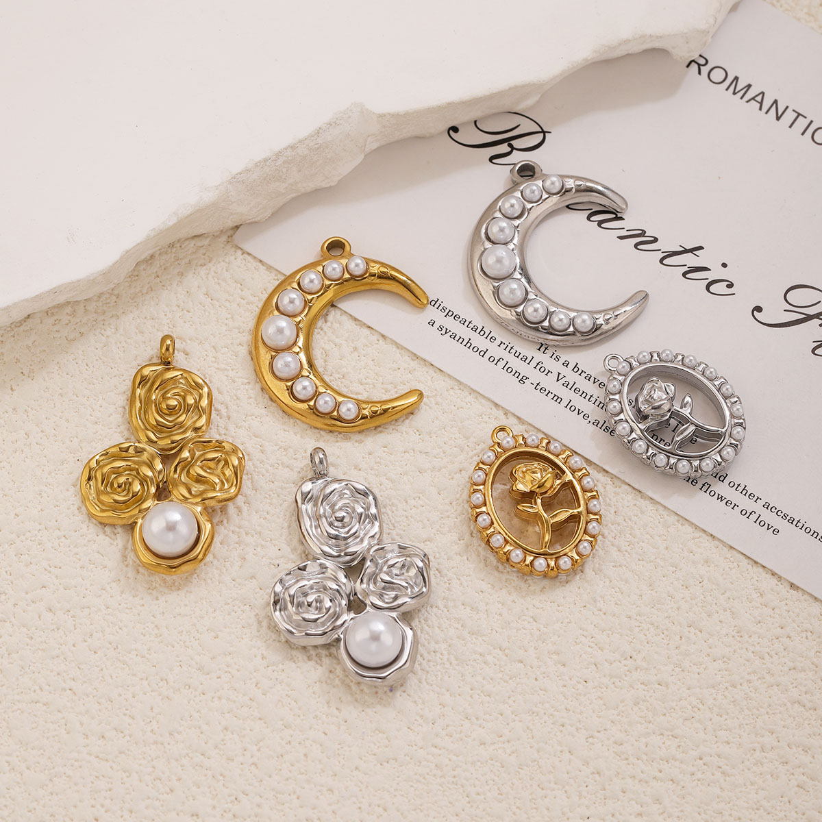 จี้รูปพระจันทร์และดอกกุหลาบประ - Rose Gold Bracelet บทวิจารณ์และราคา
