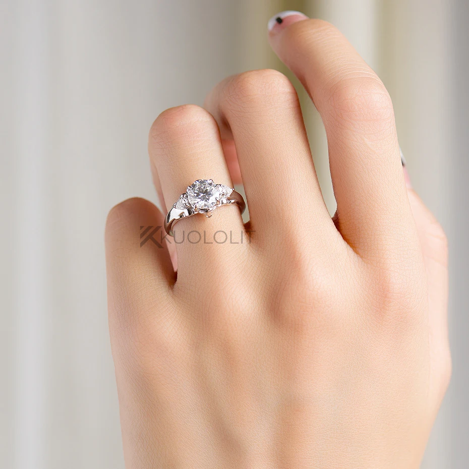 แหวนมอยซาไนต์ทรงกลม 7.5 มม. D  - Moissanite Ring บทวิจารณ์และราคา